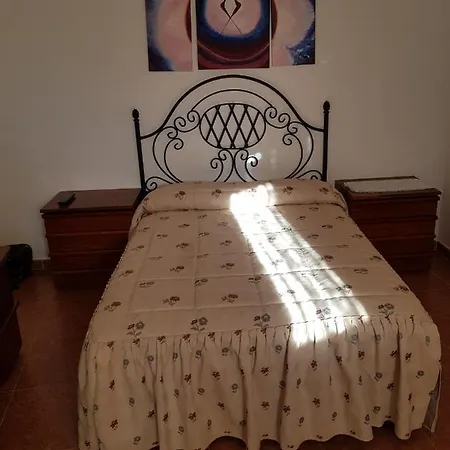 Ns Calle Fleta N 2 بيت ضيافة María de Huerva
